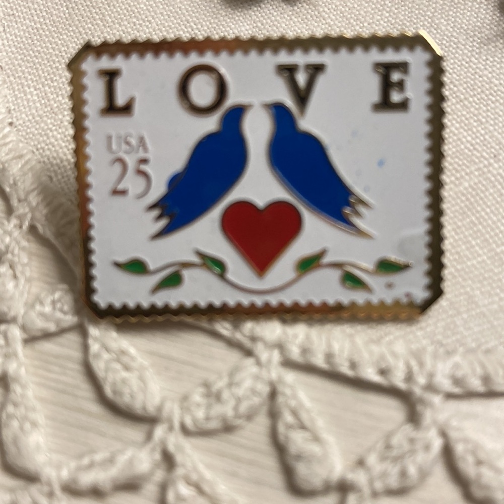 Love Birds Enamel Lapel Pin- Vintage